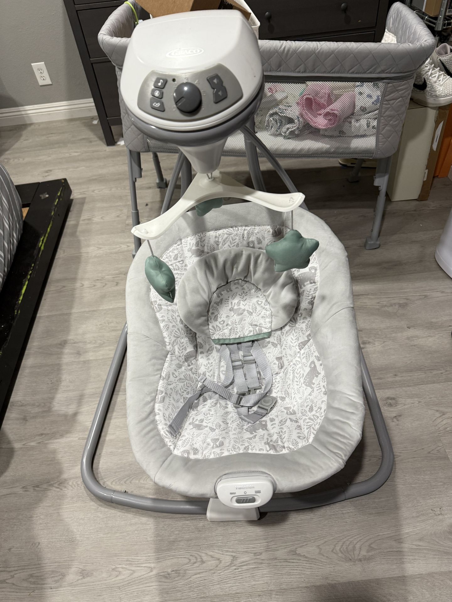 Graco Baby Swing GENTLY USED