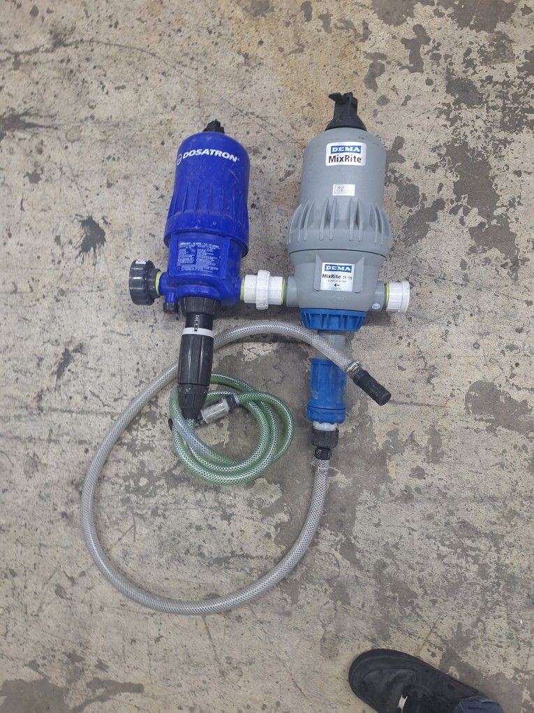 Dosatron Water Powered Doser 14 W/ Dema MixRite TF-10 Series Fertilizer Injector