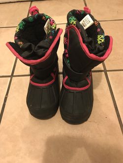 Girl snow boots size 12