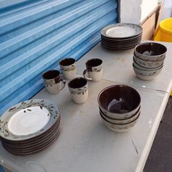 Dinnerware Sets $85