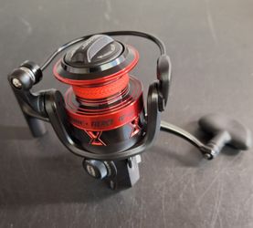 PENN FIERCE IV 2000 FISHING REEL 
