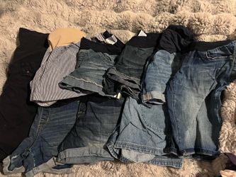 Maternity shorts small