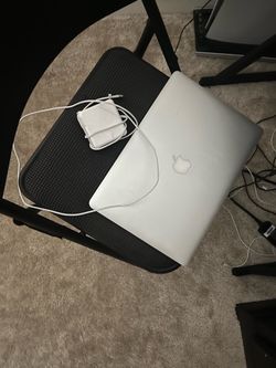 Apple MacBook Laptop with Charger