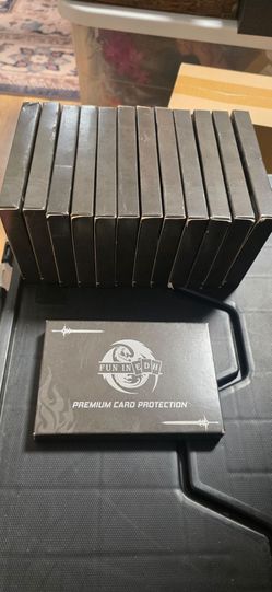 Trading card protecting sleeves
