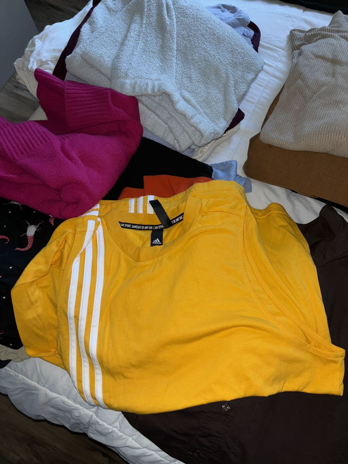 Bag Of Clothes - Women’s