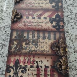 Set Of 4 Wall Plaques Decor 