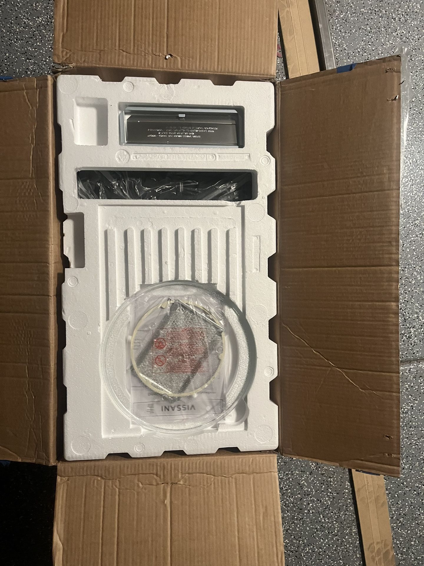 Vissani 1000-Watt Microwave in Black