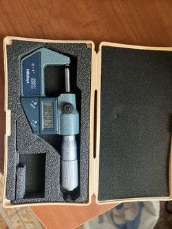 Mitutoyo 0-1” digital micrometer with case & wrench machinist tool
