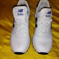 BRAND NEW NEW BALANCE 500 SNEAKERS