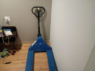 Uline industrial pallet truck 48x27