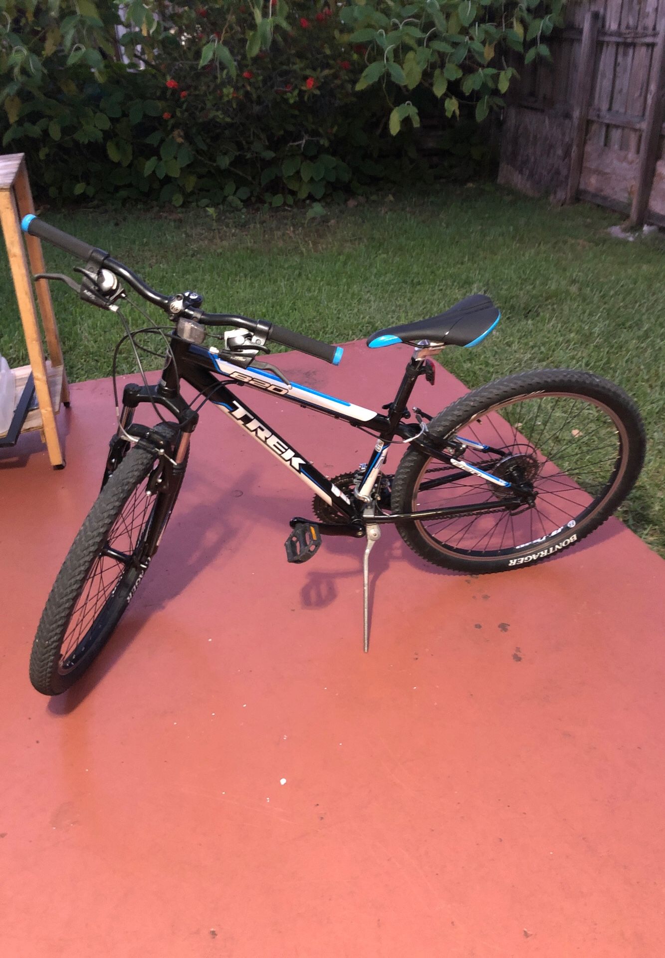 trek 820 mountain bike for sale