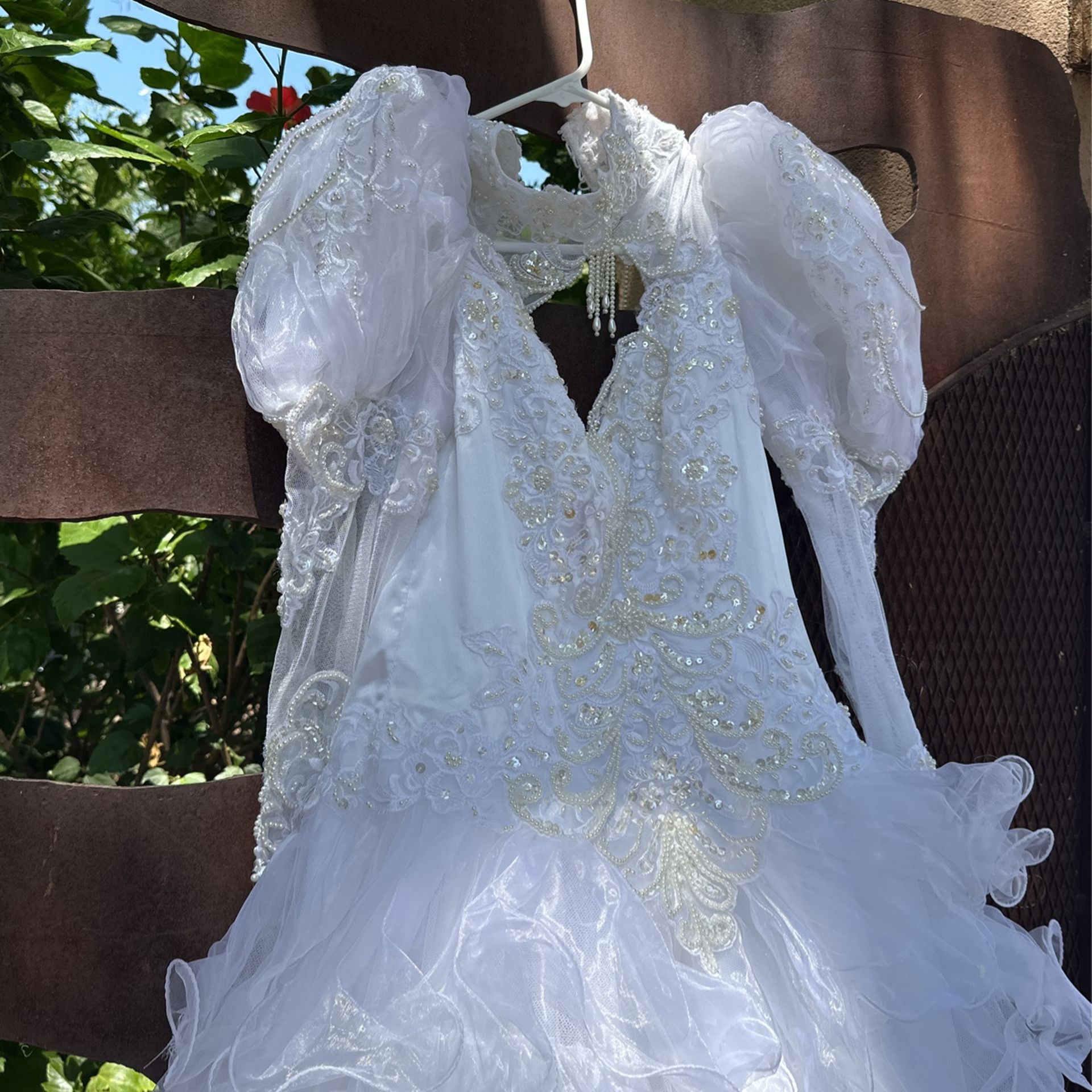 Gloria Vanderbilt Wedding Dress Size 4