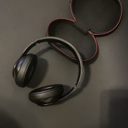 Beats Studio pro Wireless Headphones 