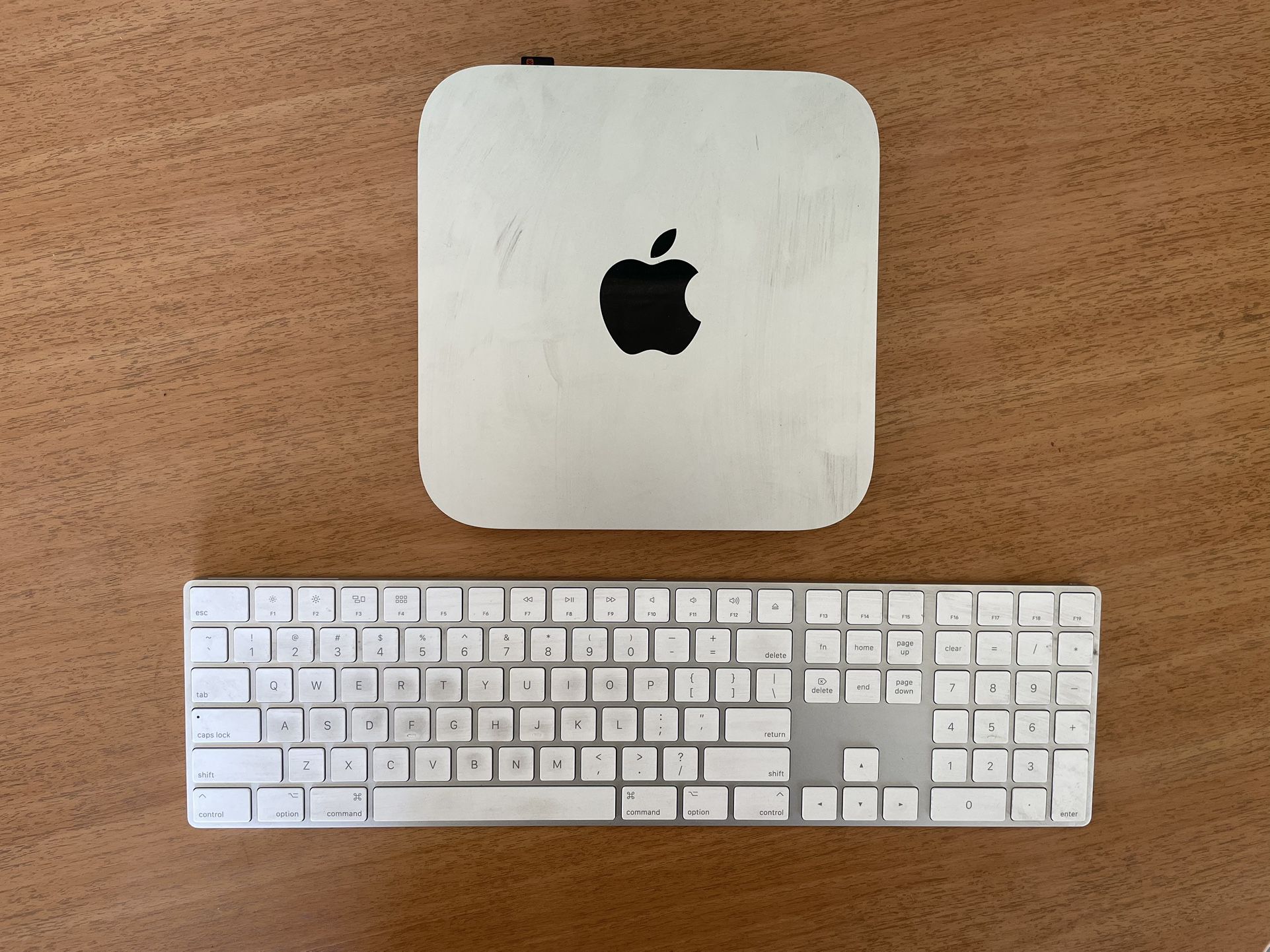Mac Mini (2020) + Magic Keyboard