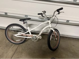 Girls electra bike