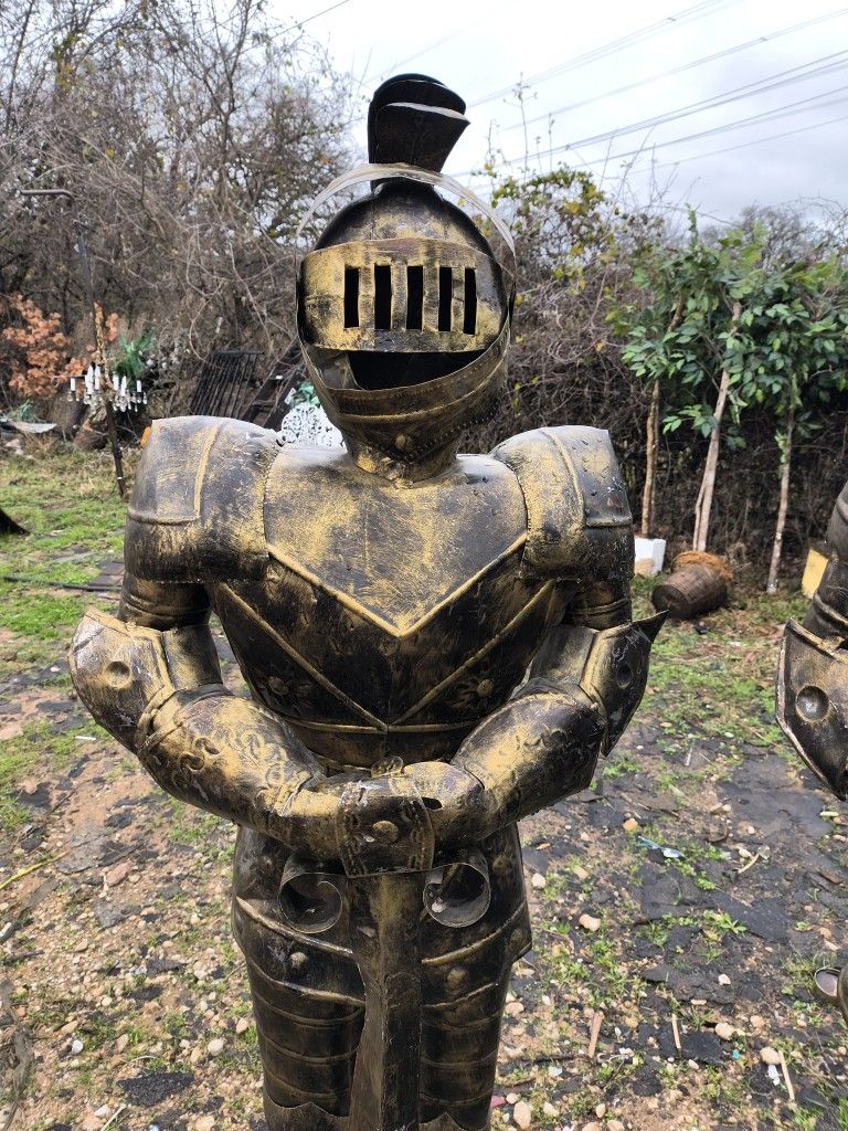 Suit Of Armour. Pair Of 5 Ft Knight Suit Of Armor Guards Metal 