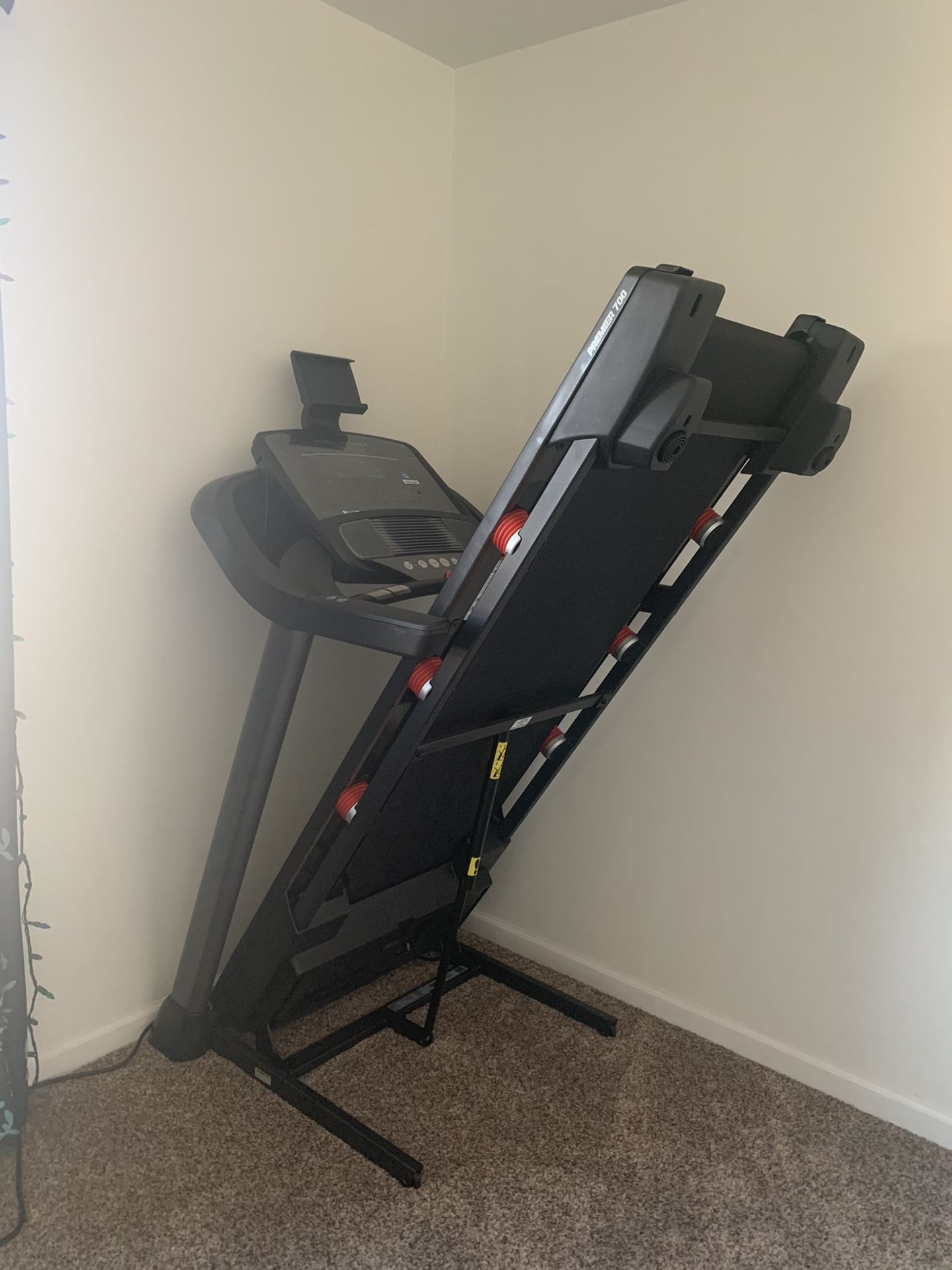 BF* ProForm Premier 700 Folding Treadmill