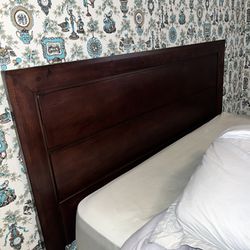 Queen Bedroom Set  With Mattress ( LIKELY NEW) (FREE DELIVERY)