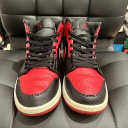 Nike Air Jordan Retro 1 Mid “Banned” 