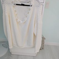 Woman's Sweater Probably Would Fit Size XL Up To 3x