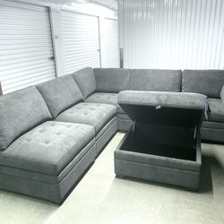 Deliver available- Brand New Thomasville Modular Sectional Sofa with Storage Ottoman 