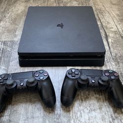Ps4 With 2 Controllers 