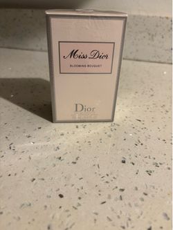 Miss Dior blooming bouquet girl perfum