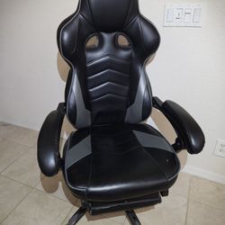 Ergonomic Gaming Chair w/ Footrest Recliner Racing Style High Back PC Computer Desk Respawn PS5