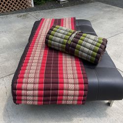 Thai Natural fiber cushions, red and green (not the futon)