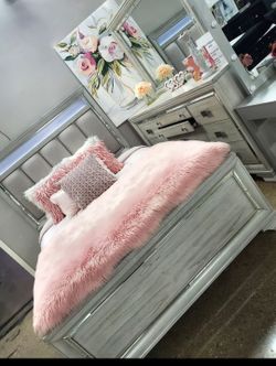 ✨️4pc Queen, King Bedrooms ✨️ Furniture Sectionals, Dining Avail