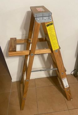 Keller 4’ Wood Ladder