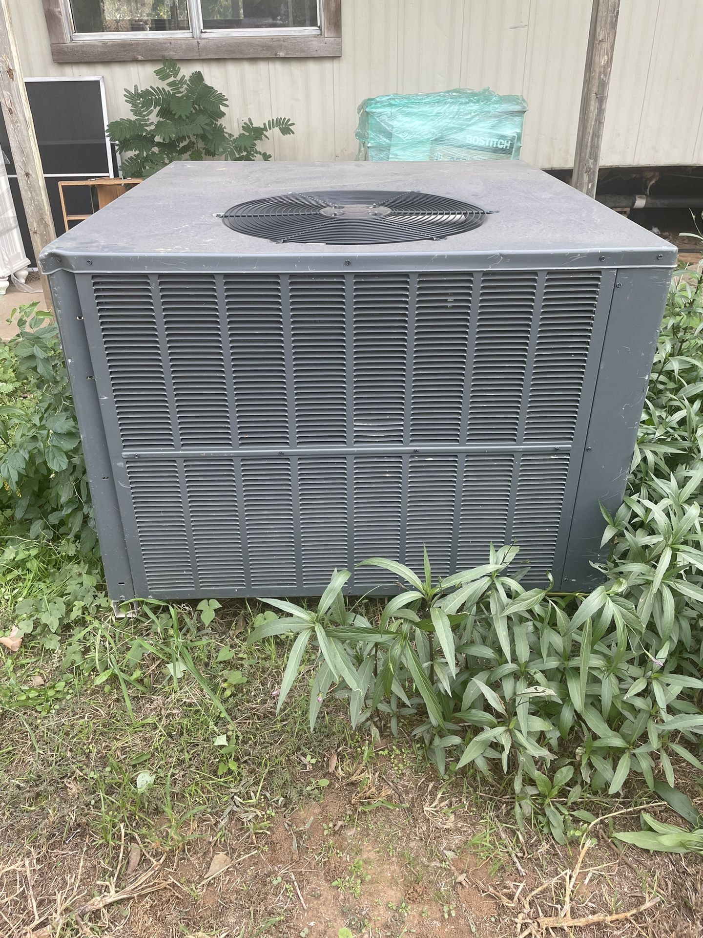 Brand New Goodman Packaged AC/Heat Unit- HVAC Model #GPG1424060M41AB