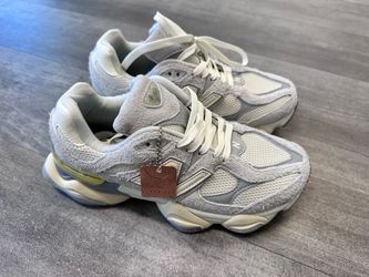 Brand new women shoes size 8