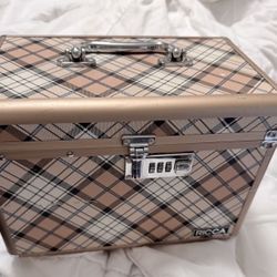 Jewerly Box With Locker