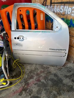 2007 2013 gmc sierra passenger right door