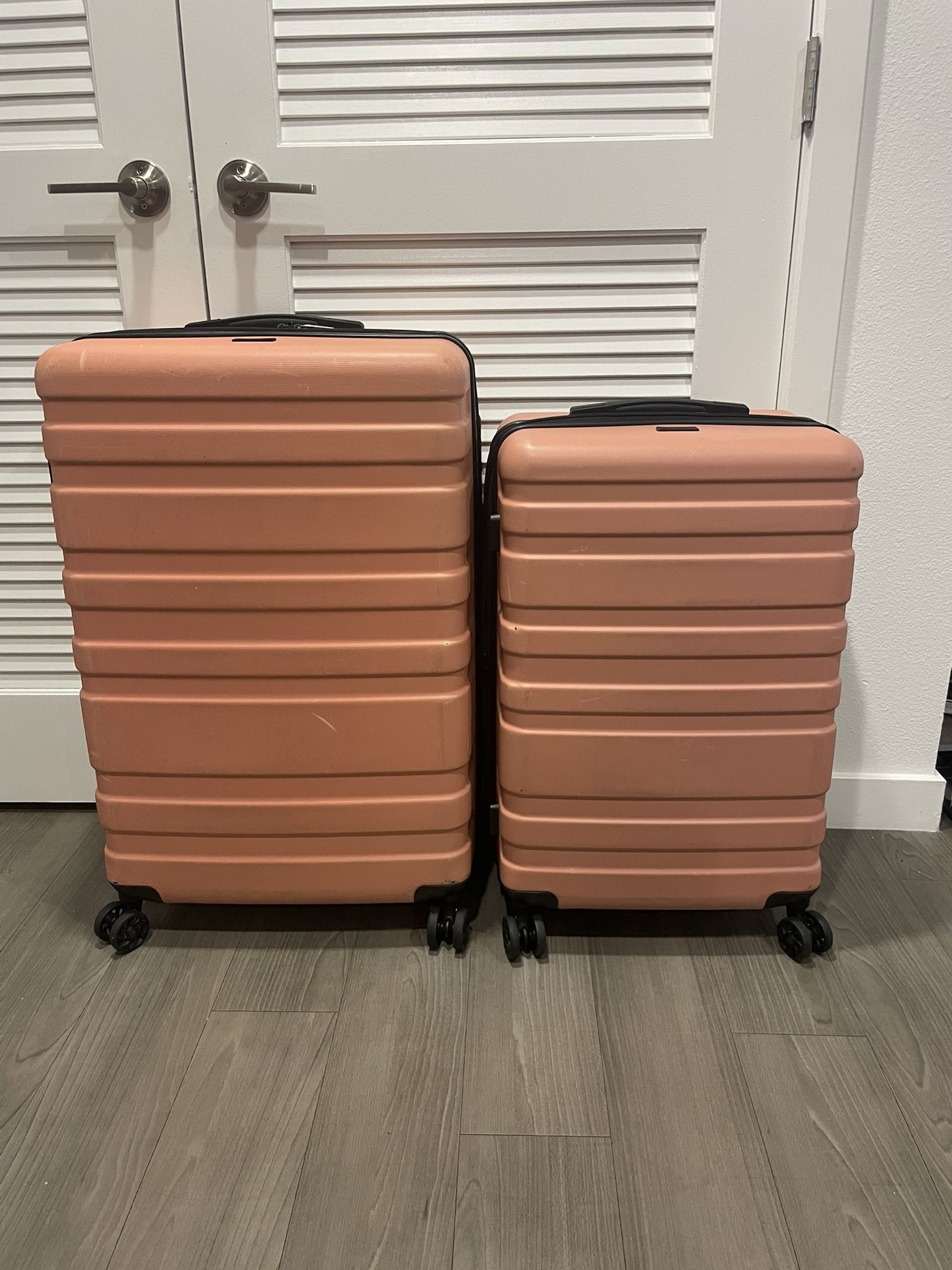 Luggage set