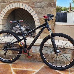  Specialized Epic Expert Carbon mountain bike    MED