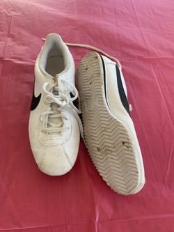 Nike shoes $5 7 Y size