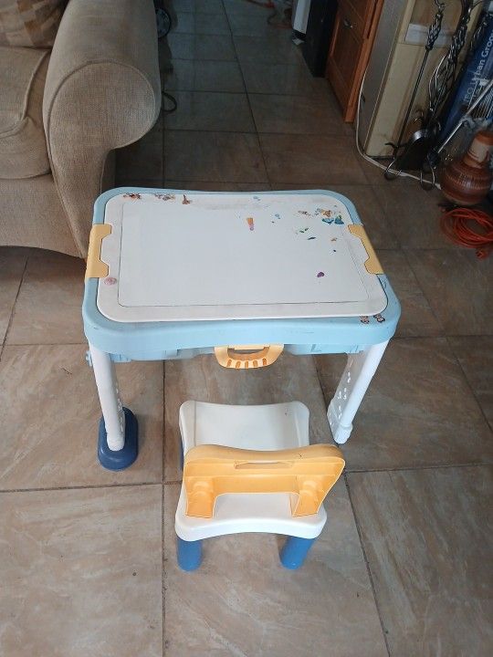 Kids Table and Chair