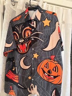 Like new men’s shirt Halloween style size XL