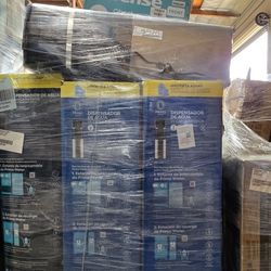 ** Pallet Con Refrigeradoresy Dispensadores De Agua ** ** Pallets With Refrigerators And Water Dispenser**