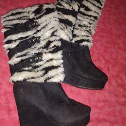 Women's "Boots With The Fur"