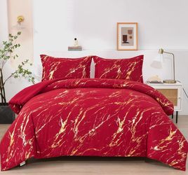 Brand new. Queen Size Red & Gold Marble Comforter Set – 3 Pieces