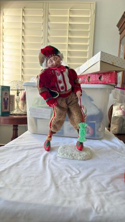 18 Inch Ice-Skating Christmas elf