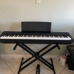 Yamaha P-125 + Accessories 