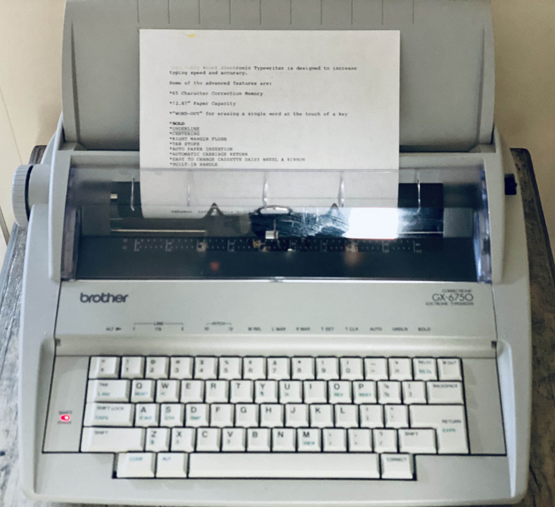 Brother GX6750 Correctonic Electronic Typewriter With Cover for Sale in Stamford, CT OfferUp