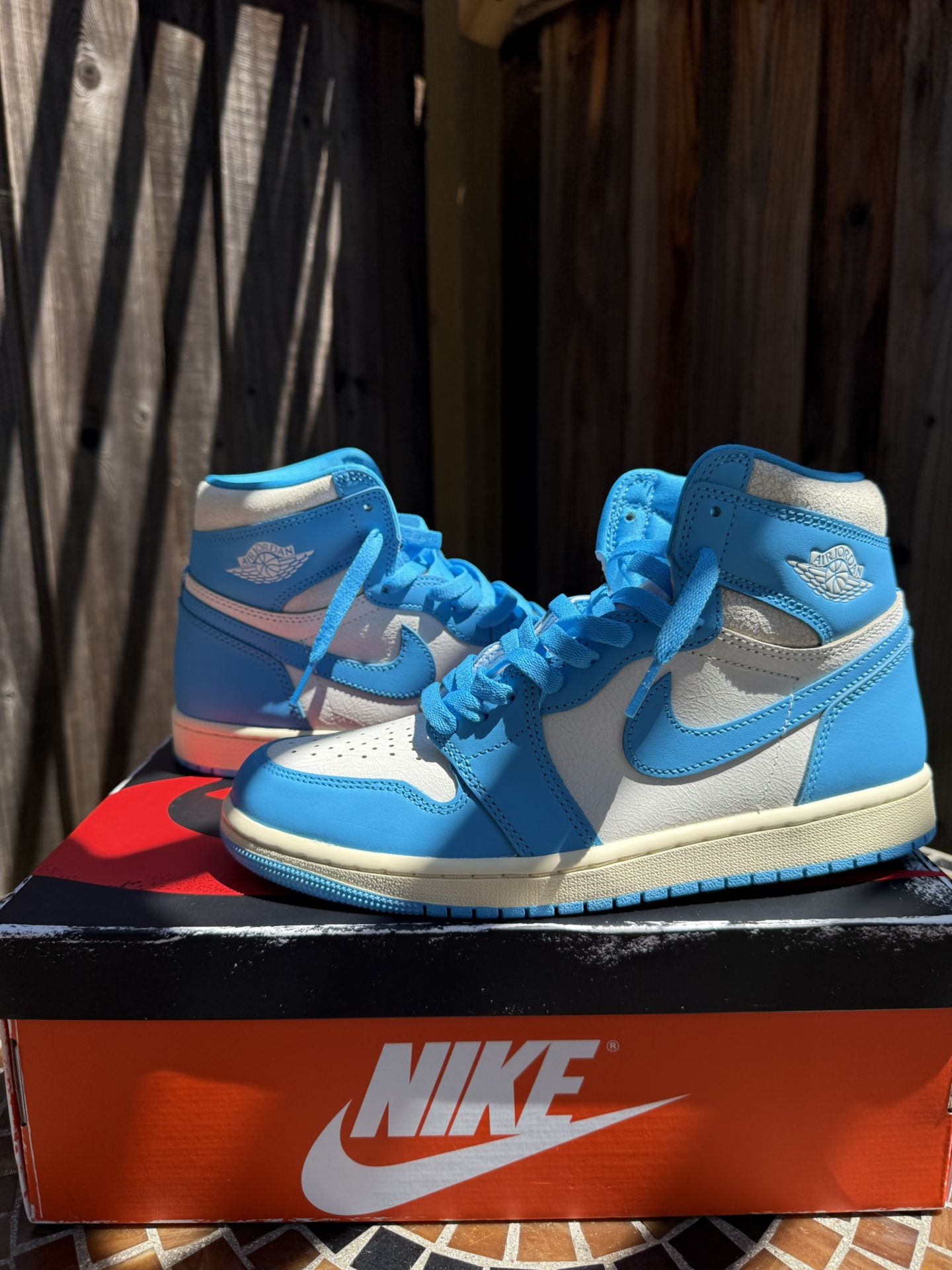 Jordan 1 retro “UNC reimagined” 8.5M