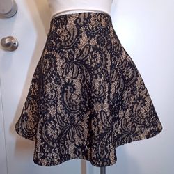 FORA Black Lace Over Built-in Beige Petticoat Circle Mini Skirt Size Small