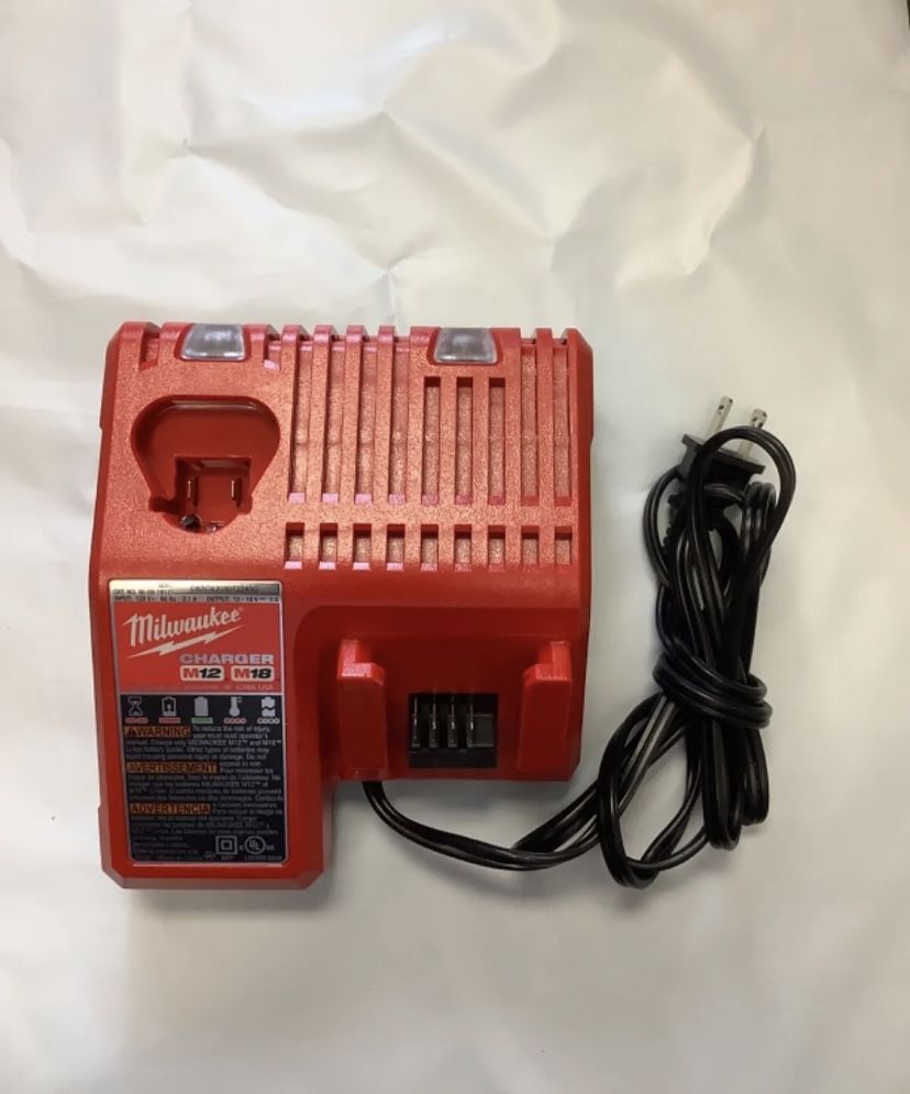 Brand New Milwaukee M18 / M12 Dual Battery Charger Lithium-Ion 48-59-1812