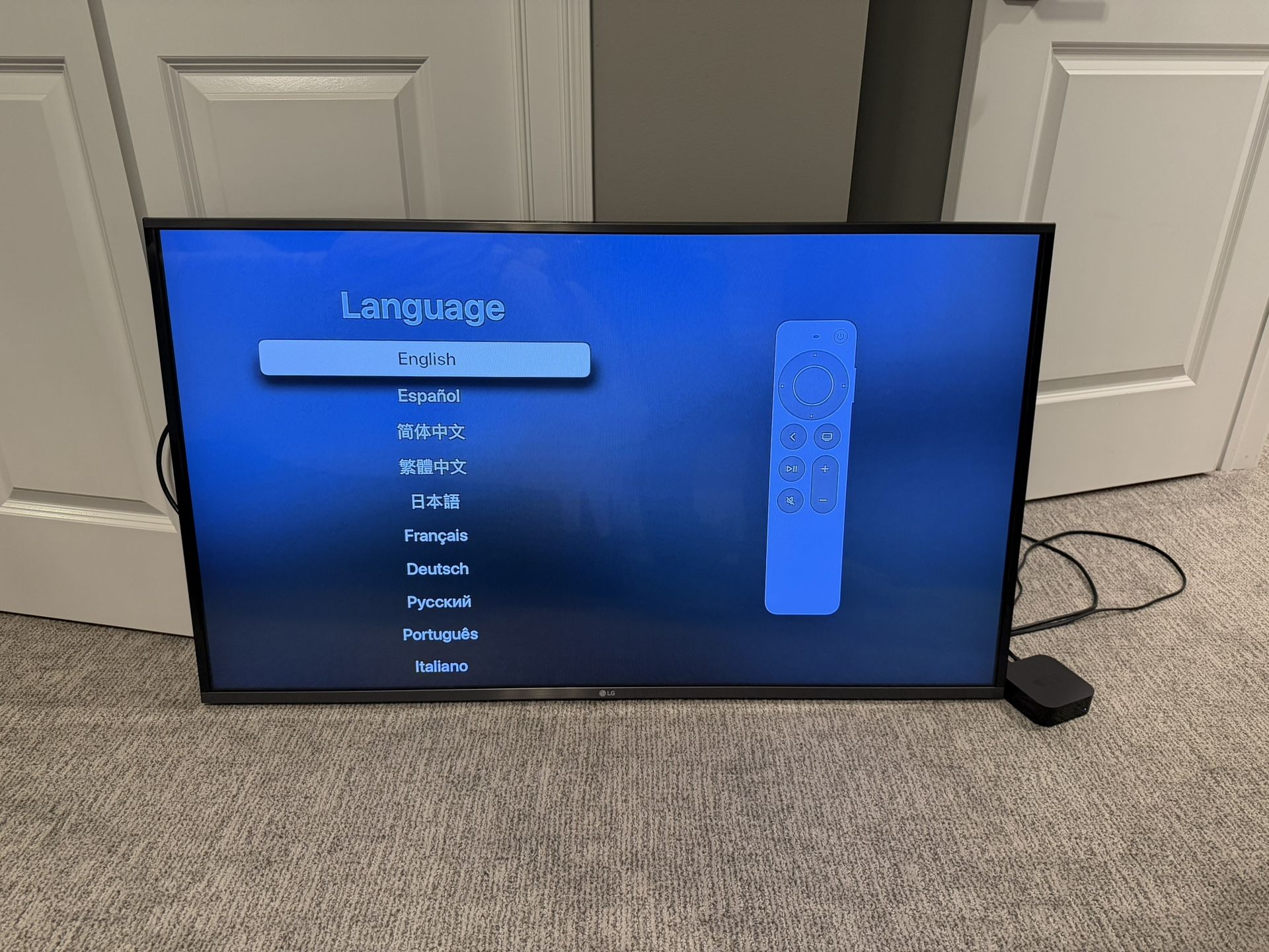 LG 1080p Smart LED TV - 49" + Apple TV HD